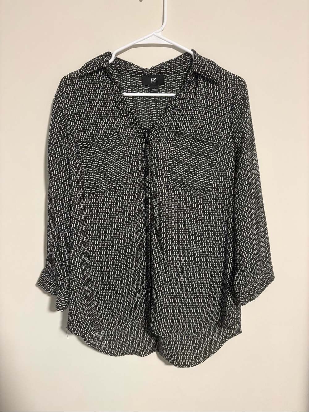 Iz Byer Black and White Patterned Button-Front Blouse